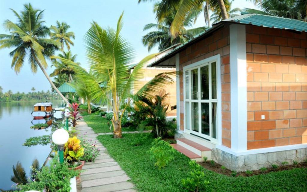 Riverine Resort Alappuzha Ngoại thất bức ảnh